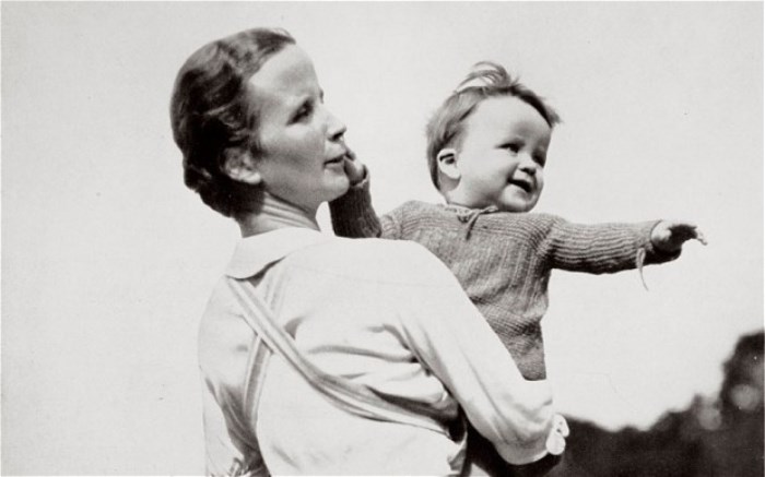 Дети, кухня, огород – три основных постулата школ, в которых готовили будущих жен для нацистов () Дети, кухня, огород – три основных постулата школ, в которых готовили будущих жен для нацистов