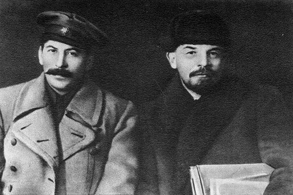 Такой человек — и без охраны...