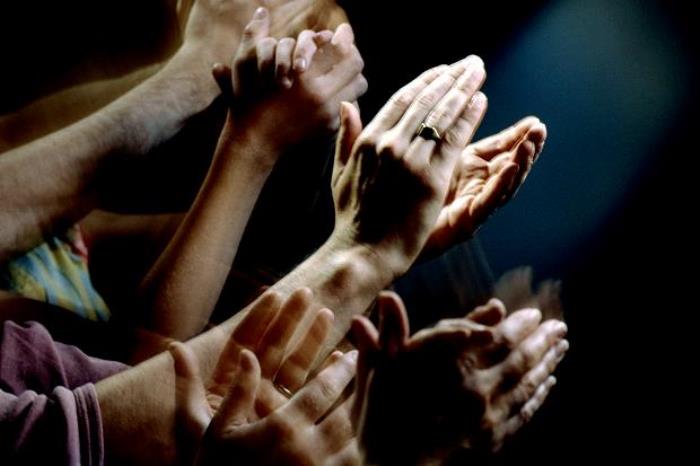 Овации за деньги – способ заработка клакера Овации за деньги – способ заработка клакера