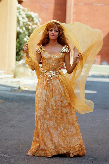 Мишель Мерсье в образе Анжелики Мишель Мерсье в образе Анжелики