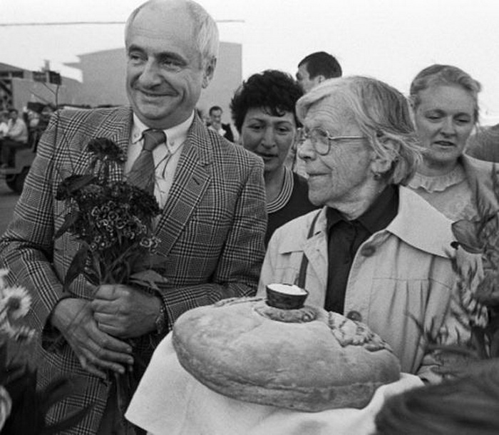 Татьяна Пельтцер - любимая бабушка советского кино Татьяна Пельтцер - любимая бабушка советского кино