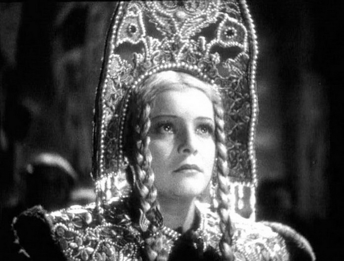 Людмила Целиковская в фильме 'Иван Грозный' Людмила Целиковская в фильме 'Иван Грозный'