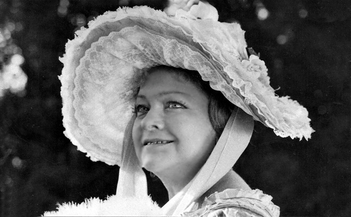 Людмила Целиковская Людмила Целиковская