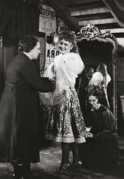 Людмила Целиковская Людмила Целиковская