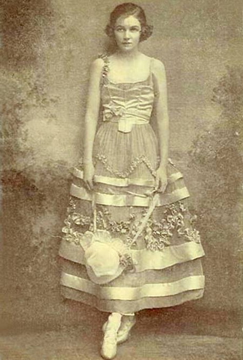 Люсиль - родоначальница показов мод и самая известная кутюрье рубежа 19-20 веков () Люсиль - родоначальница показов мод и самая известная кутюрье рубежа 19-20 веков