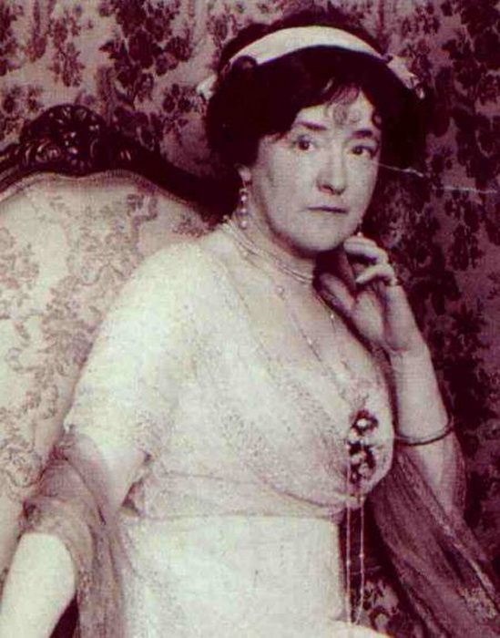 Люсиль - родоначальница показов мод и самая известная кутюрье рубежа 19-20 веков () Люсиль - родоначальница показов мод и самая известная кутюрье рубежа 19-20 веков