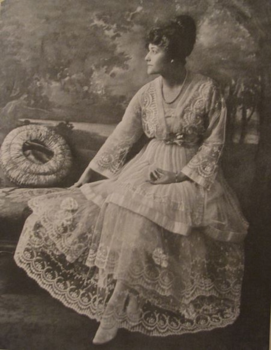 Люсиль - родоначальница показов мод и самая известная кутюрье рубежа 19-20 веков () Люсиль - родоначальница показов мод и самая известная кутюрье рубежа 19-20 веков