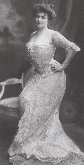 Люсиль - родоначальница показов мод и самая известная кутюрье рубежа 19-20 веков () Люсиль - родоначальница показов мод и самая известная кутюрье рубежа 19-20 веков