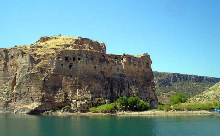 Турецкий город гордится своим мультинациональным историческим и культурным наследием. Турецкий город гордится своим мультинациональным историческим и культурным наследием.