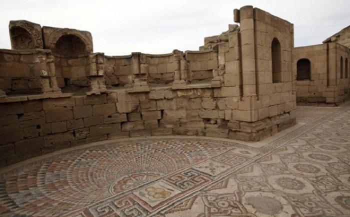 Иерихон на сегодняшний день считается самым древним существующим городом. Он был основан в 9000 г д.н.э., ему уже 11 000 лет. Иерихон на сегодняшний день считается самым древним существующим городом. Он был основан в 9000 г д.н.э., ему уже 11 000 лет.