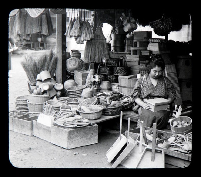 Продажа разнообразной домашней утвари, 1897 год. Продажа разнообразной домашней утвари, 1897 год.
