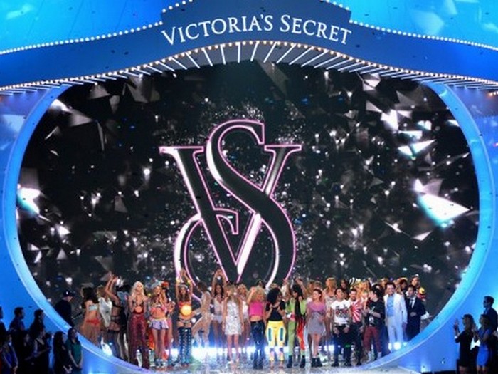 Создатель Victoria`s Secret был мужчиной. Создатель Victoria`s Secret был мужчиной.
