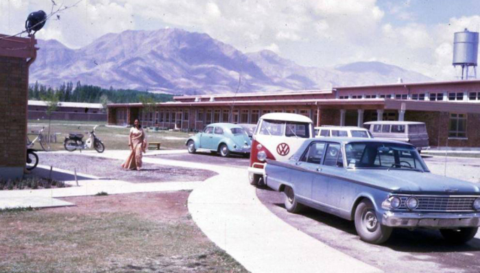 Volkswagen - популярная в 60-х модель автомобиля в Афганистане. Volkswagen - популярная в 60-х модель автомобиля в Афганистане.