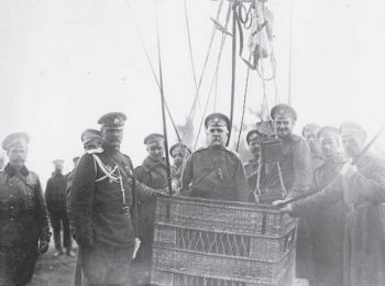 В. Ф. Джунковский после осмотра немецких позиций с аэростата. Сельцы. Май 1916