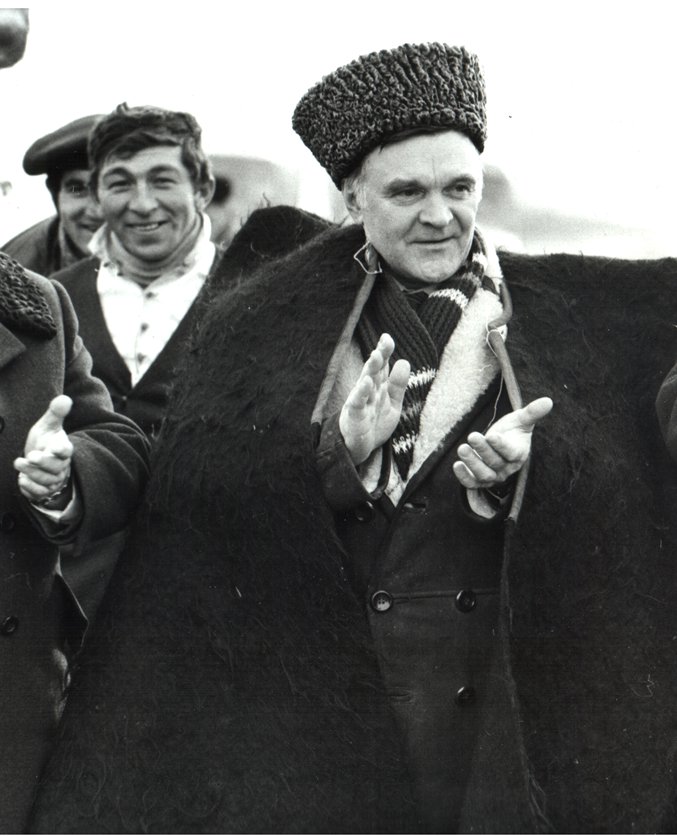 Писатель Юрий Бондарев в совхозе «Хабезский»