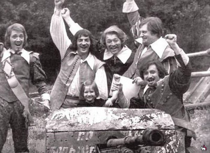 Один за всех, и все за одного! Один за всех, и все за одного!