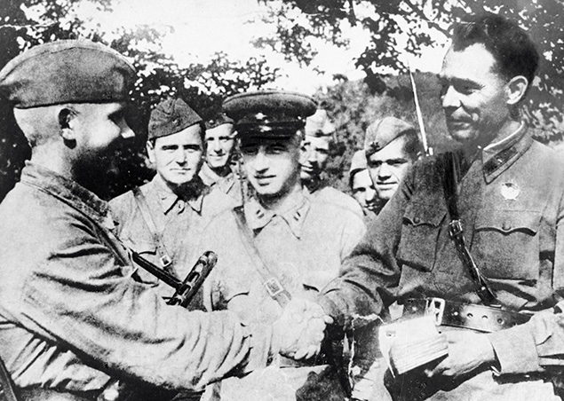 Брежнев на войне беречь людей научился РИА Новости