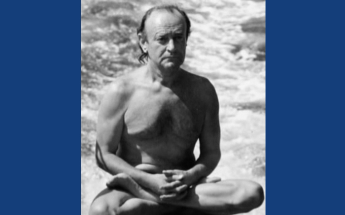 Станислав Курилов занимается йогой. Станислав Курилов занимается йогой.