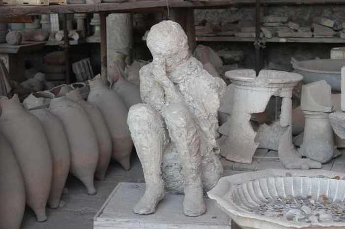 Руины Помпеи (Неаполь, Италия) Руины Помпеи (Неаполь, Италия)