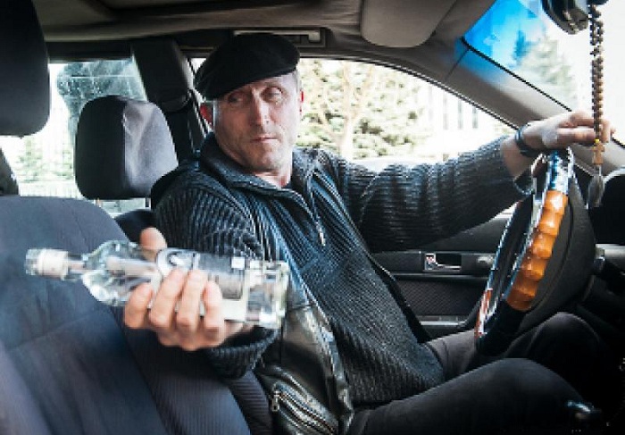 Таксисты 80-х всегда знали, где найти любой алкоголь. Таксисты 80-х всегда знали, где найти любой алкоголь.