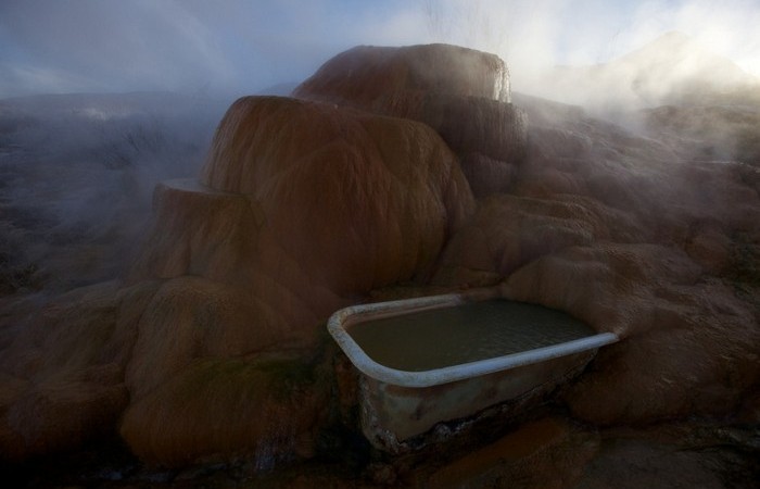 Всего 240 миль от современного Солт-Лейк-Сити. Всего 240 миль от современного Солт-Лейк-Сити.