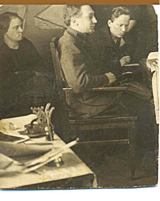 Обсуждение повестки дня, фото 1930 года.