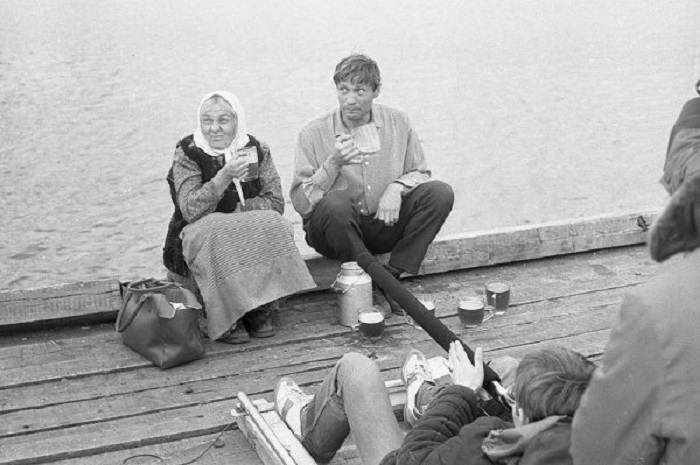 Наталья Тенякова и Александр Михайлов снимаются в одном из эпизодов комедии. Наталья Тенякова и Александр Михайлов снимаются в одном из эпизодов комедии.