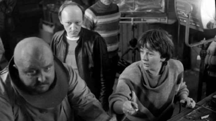 Режиссёр Алла Сурикова во время съёмок комедии. Режиссёр Алла Сурикова во время съёмок комедии.