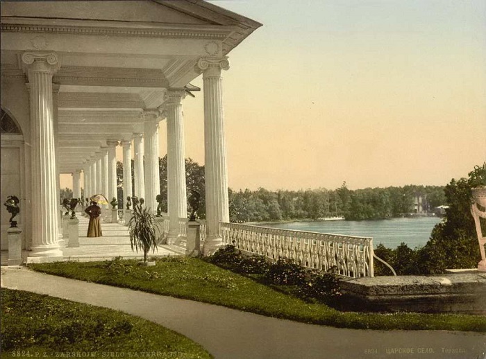 Камеронова галерея расположена на границе Старого сада и пейзажного парка. Камеронова галерея расположена на границе Старого сада и пейзажного парка.