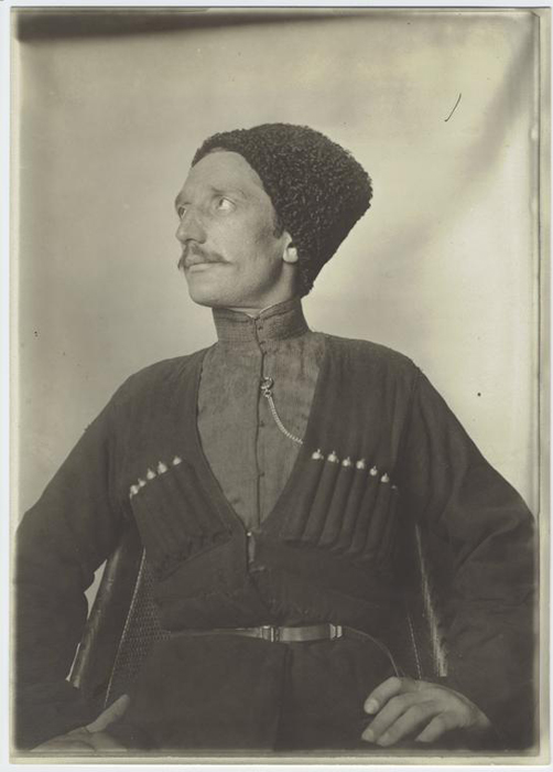 (Предположительно) казак из России. (Предположительно) казак из России.