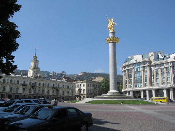 Памятник св.Георгию Победоносцу в Тбилиси. Церетели. Памятник св.Георгию Победоносцу в Тбилиси. Церетели.