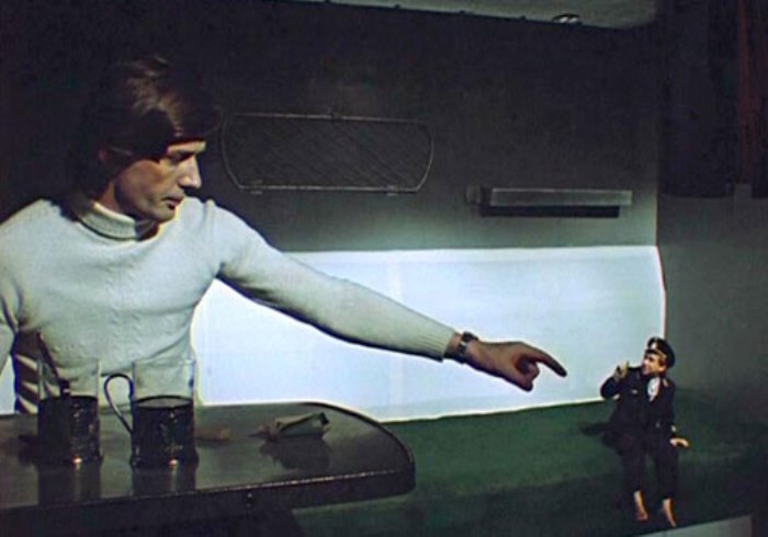 Кадр из фильма *Чародеи*, 1982 Кадр из фильма *Чародеи*, 1982