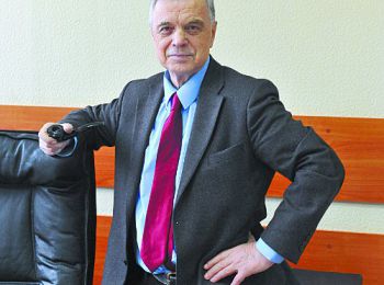 На фото Руслан Хасбулатов