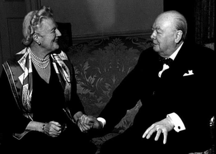 Счастливая семейная пара Счастливая семейная пара