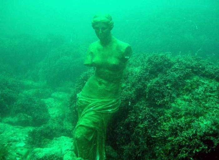 В музее можно увидеть не только бюсты вождей СССР, но и другие экспонаты. В музее можно увидеть не только бюсты вождей СССР, но и другие экспонаты.