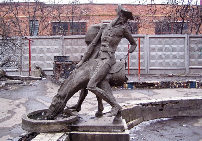 Памятник барону Мюнхгаузену. Памятник барону Мюнхгаузену.