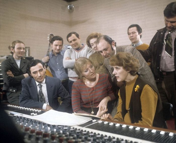 В студии грамзаписи «Мелодия», 1975 год. В студии грамзаписи «Мелодия», 1975 год.