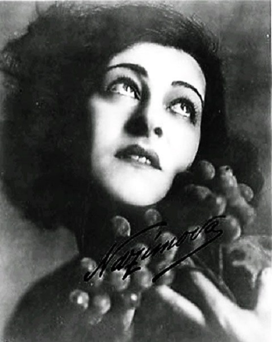 25 актрис отечественного театра и кино, которые сводили мужчин с ума одним только взглядом () 25 актрис отечественного театра и кино, которые сводили мужчин с ума одним только взглядом