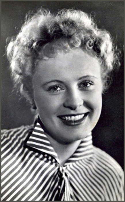 25 актрис отечественного театра и кино, которые сводили мужчин с ума одним только взглядом () 25 актрис отечественного театра и кино, которые сводили мужчин с ума одним только взглядом