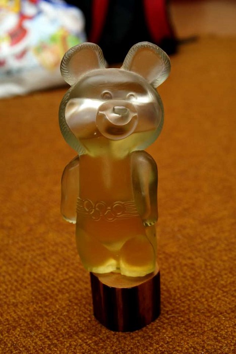 Оригинальный флакон выполнен в виде главной символики Олимпийских Игр-Олимпийского Мишки.