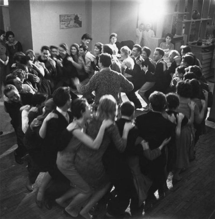 Студенческие годы: 17 фотографий советских студентов за учёбой и на отдыхе () Студенческие годы: 17 фотографий советских студентов за учёбой и на отдыхе