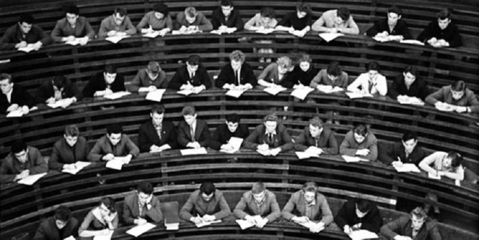 Студенческие годы: 17 фотографий советских студентов за учёбой и на отдыхе () Студенческие годы: 17 фотографий советских студентов за учёбой и на отдыхе