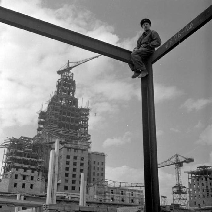 Студенческие годы: 17 фотографий советских студентов за учёбой и на отдыхе () Студенческие годы: 17 фотографий советских студентов за учёбой и на отдыхе