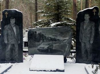 О бурных 1990-х годах на Урале напоминают многочисленные памятники на могилах убитых в разборках «братков»