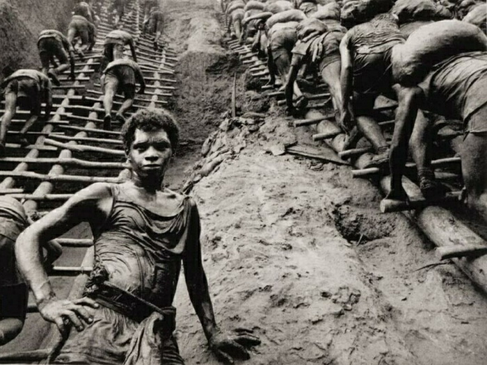 Добыча золота в Серра Пелада, Бразилия Добыча золота в Серра Пелада, Бразилия