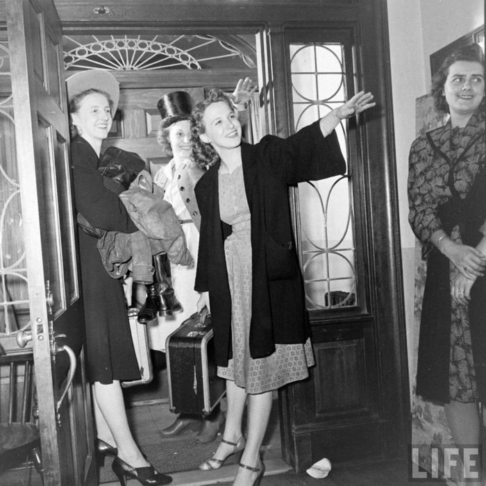 Женская вечеринка, 1941 год Женская вечеринка, 1941 год