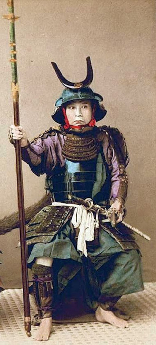 После смерти господина онно-бугэйся брала на себя обязанности по осуществлению мести. После смерти господина онно-бугэйся брала на себя обязанности по осуществлению мести.