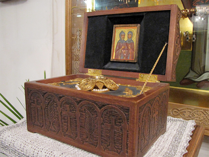 Мощи святых Пётра и Февронии. Мощи святых Пётра и Февронии.