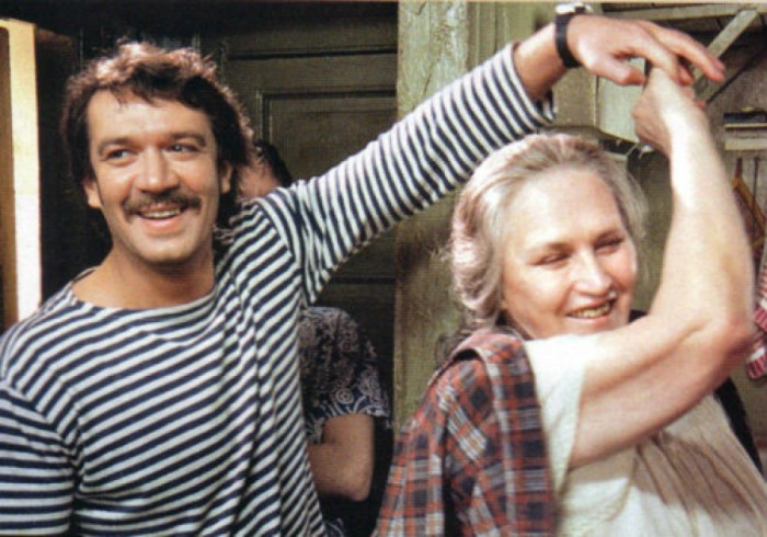 Кадр из фильма *Мама*, 1999 Кадр из фильма *Мама*, 1999