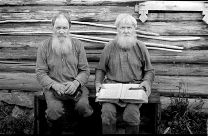 Жители скита. Жители скита.
